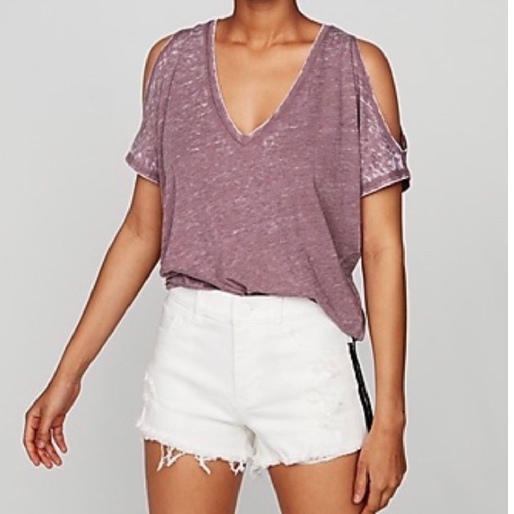 Express shoulder show t shirt